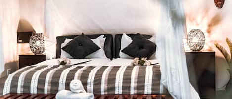 Deluxe Double or Twin Room | Individually decorated, bed sheets