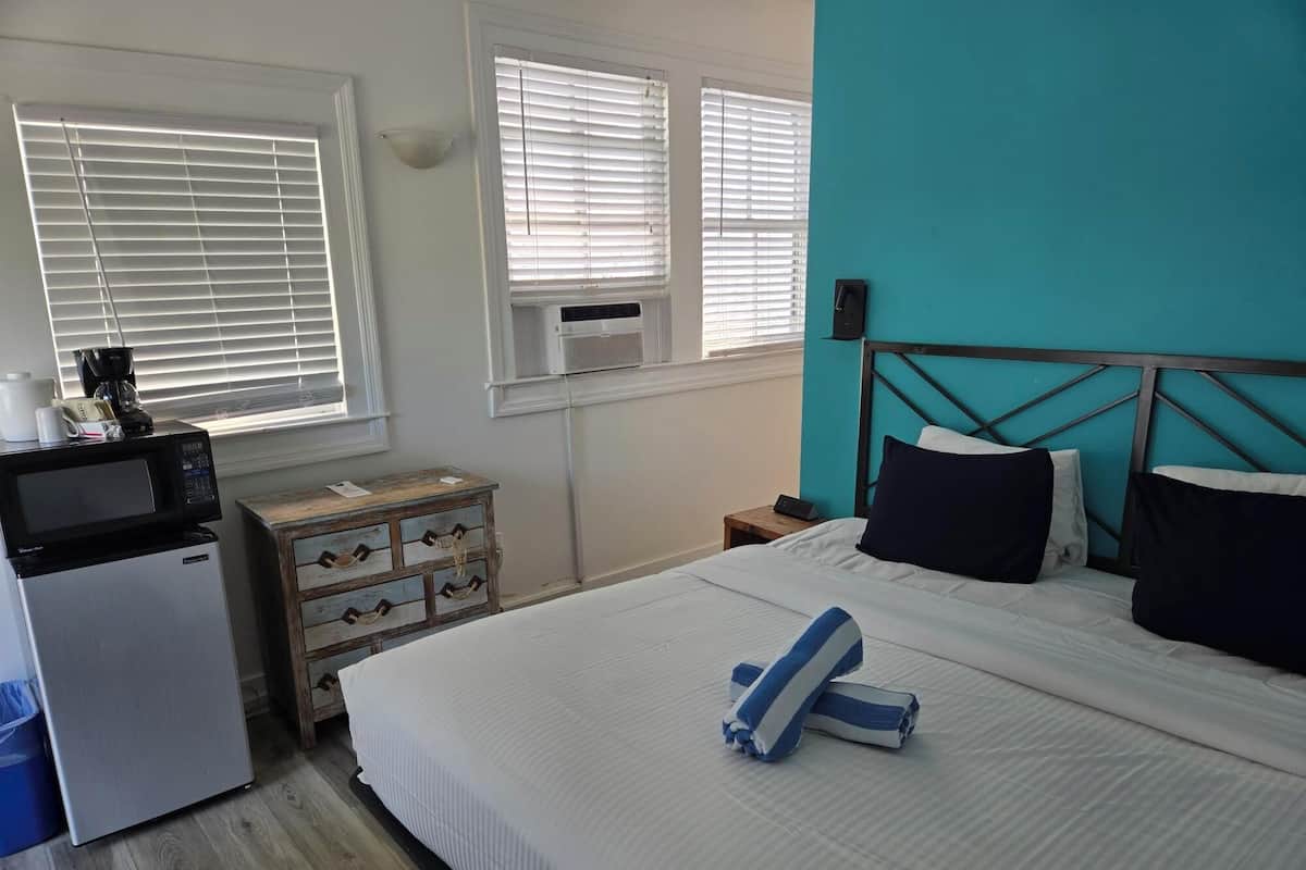 Standard Room | Iron/ironing board, free WiFi, individually decorated
