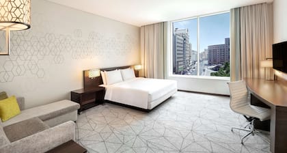 Hyatt Place Dubai Baniyas Square