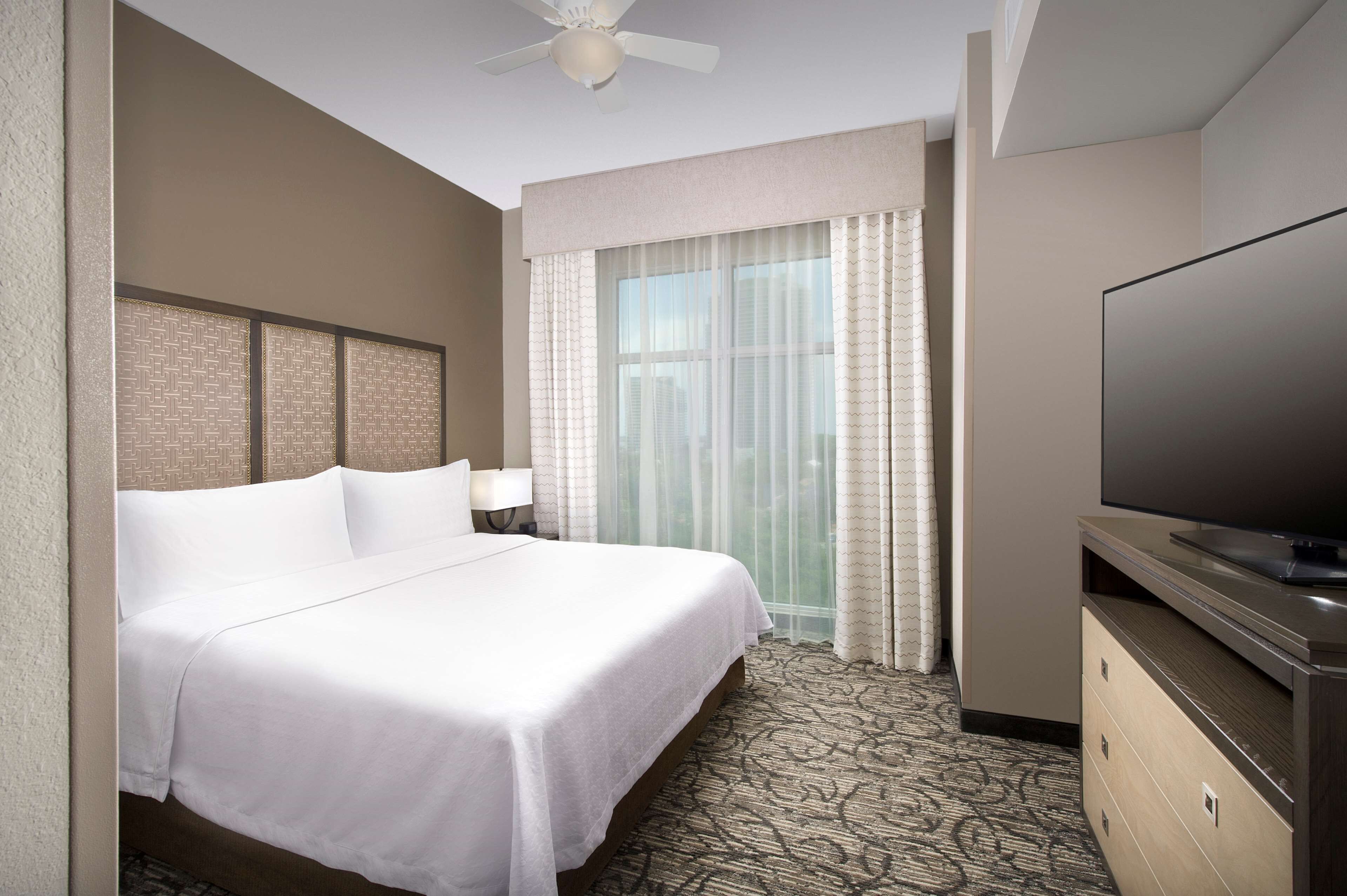 Premium bedding, in-room safe, desk, blackout drapes
