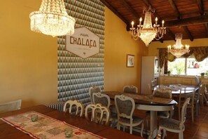 Breakfast, lunch, dinner served; Regional cuisine - Monte da Chalaça (Ferreira do Alentejo)