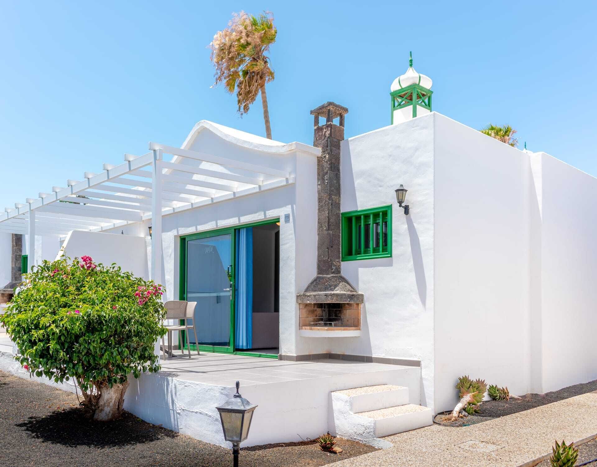 1 habitación, escritorio y espacio para trabajar con laptop 