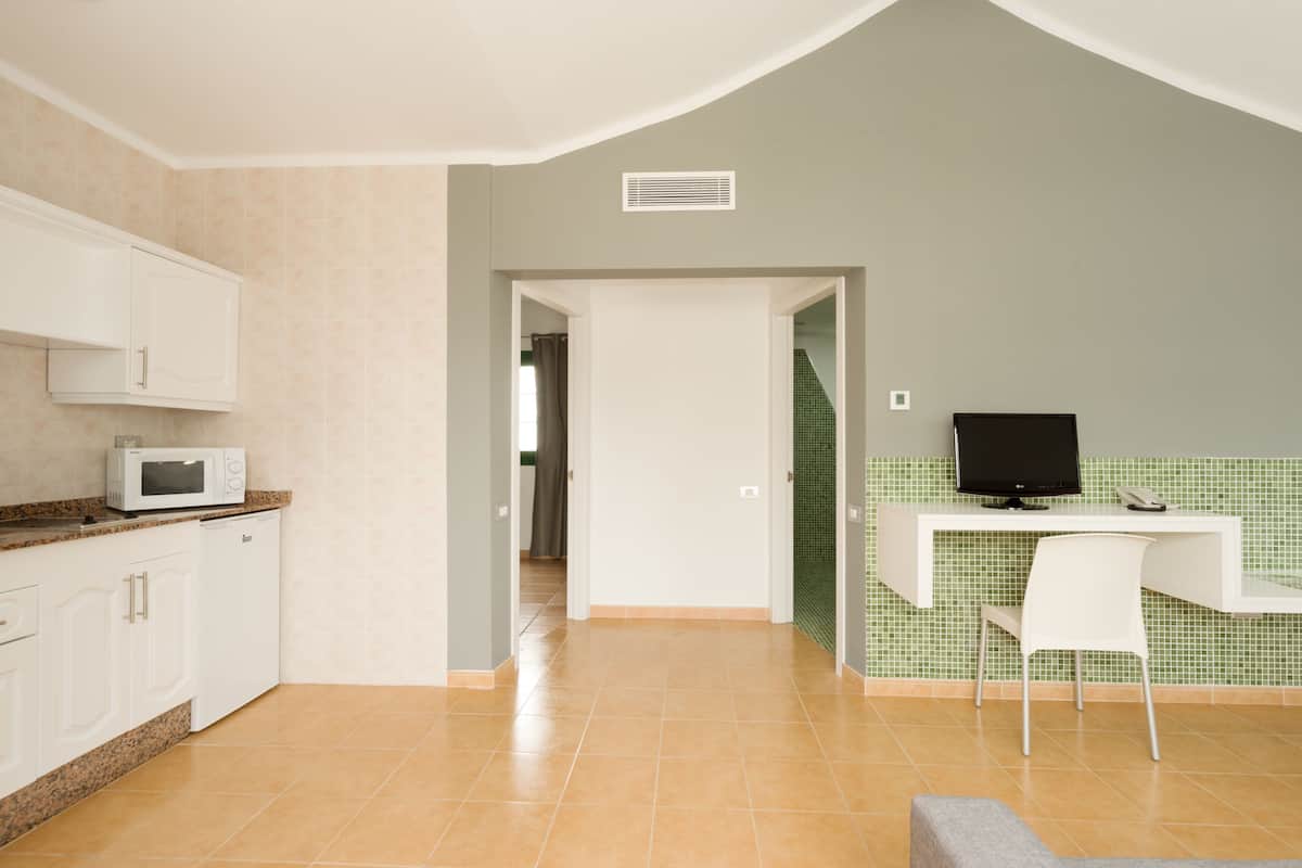 Departamento | 1 habitación, escritorio y espacio para trabajar con laptop