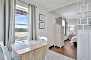 Studio, 1 King Bed | Private kitchen | Microwave, coffee/tea maker, freezer - Seahorse Guesthouse (Pompano Beach)