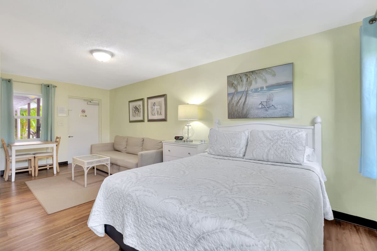 Studio, 1 Queen Bed with Sofa bed