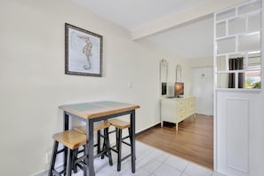 Estudio, 1 cama de matrimonio | Cocina privada | Microondas, cafetera o tetera y congelador