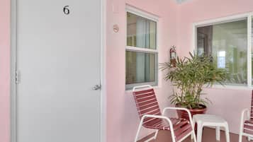 Studio, 1 Queen Bed with Sofa bed