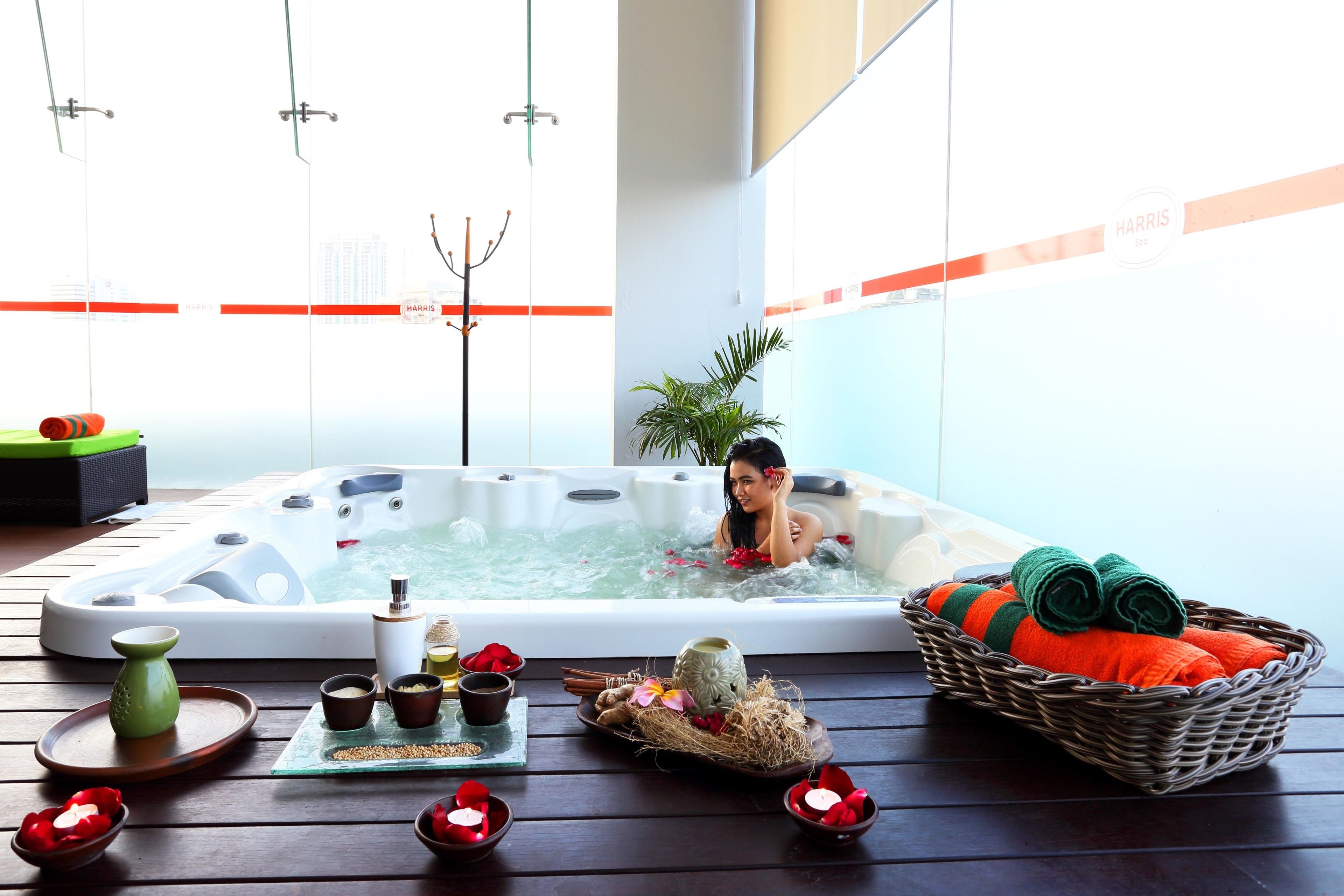 couples treatment room(s), body treatments, body scrubs, reflexology