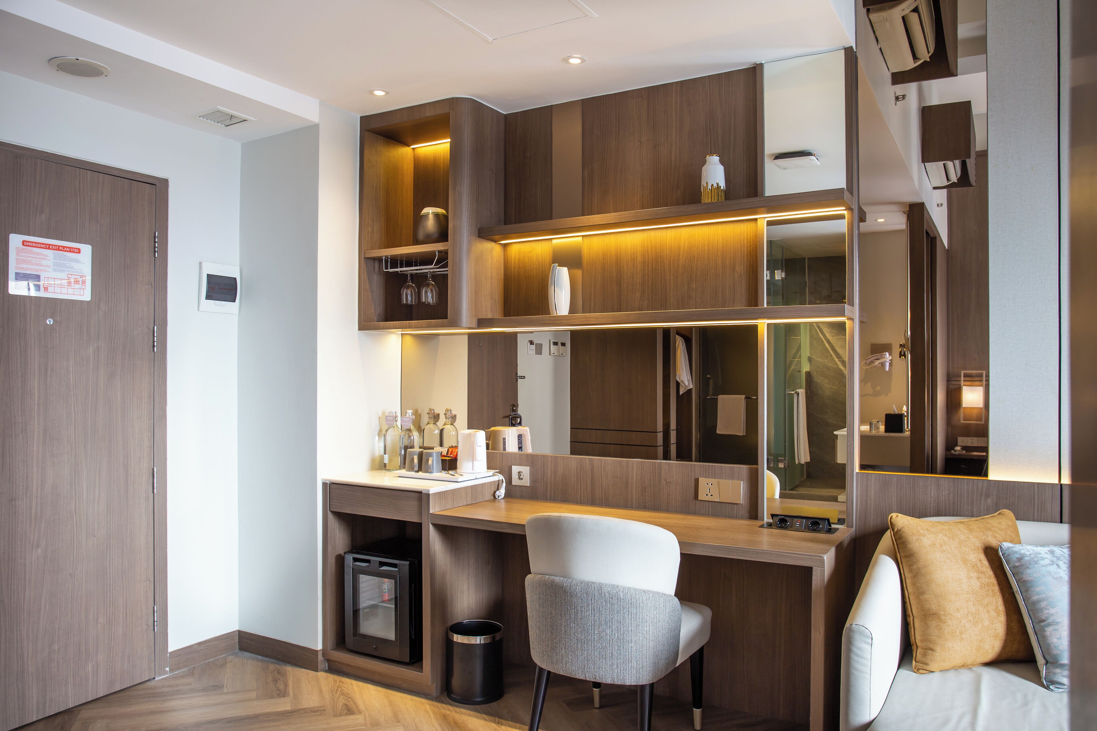 junior suite, 1 double bed | 1 bedroom, minibar, in-room safe, desk