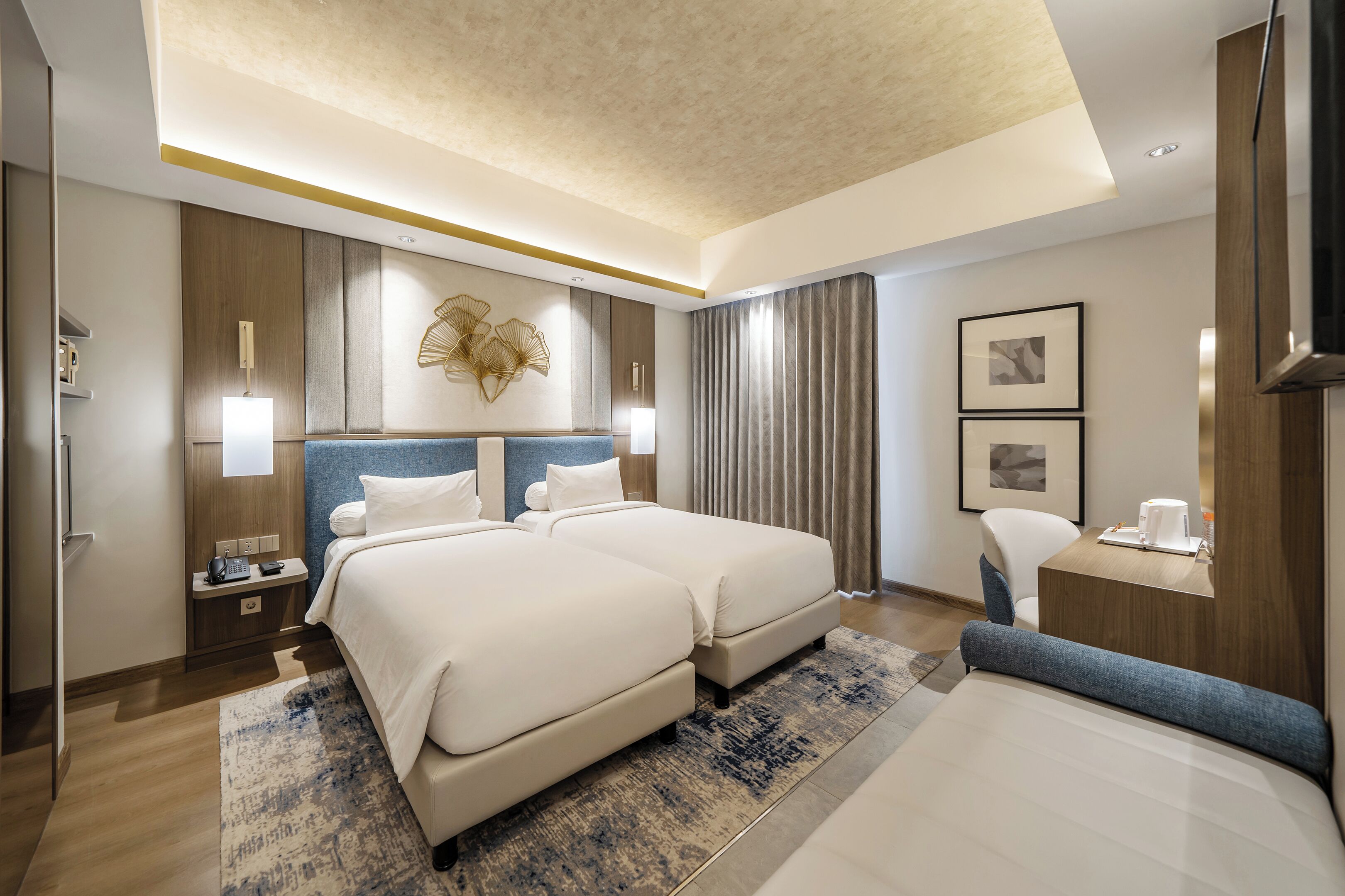 premium room | 1 bedroom, minibar, in-room safe, desk