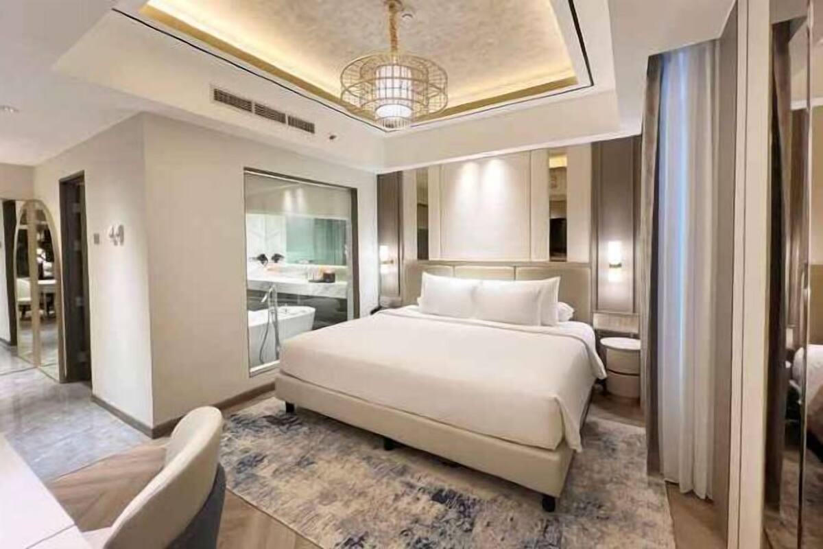 Minibar, caja fuerte, escritorio y sistema de insonorización