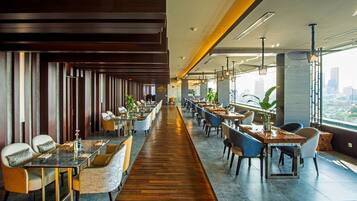 Café da manhã, almoço e jantar