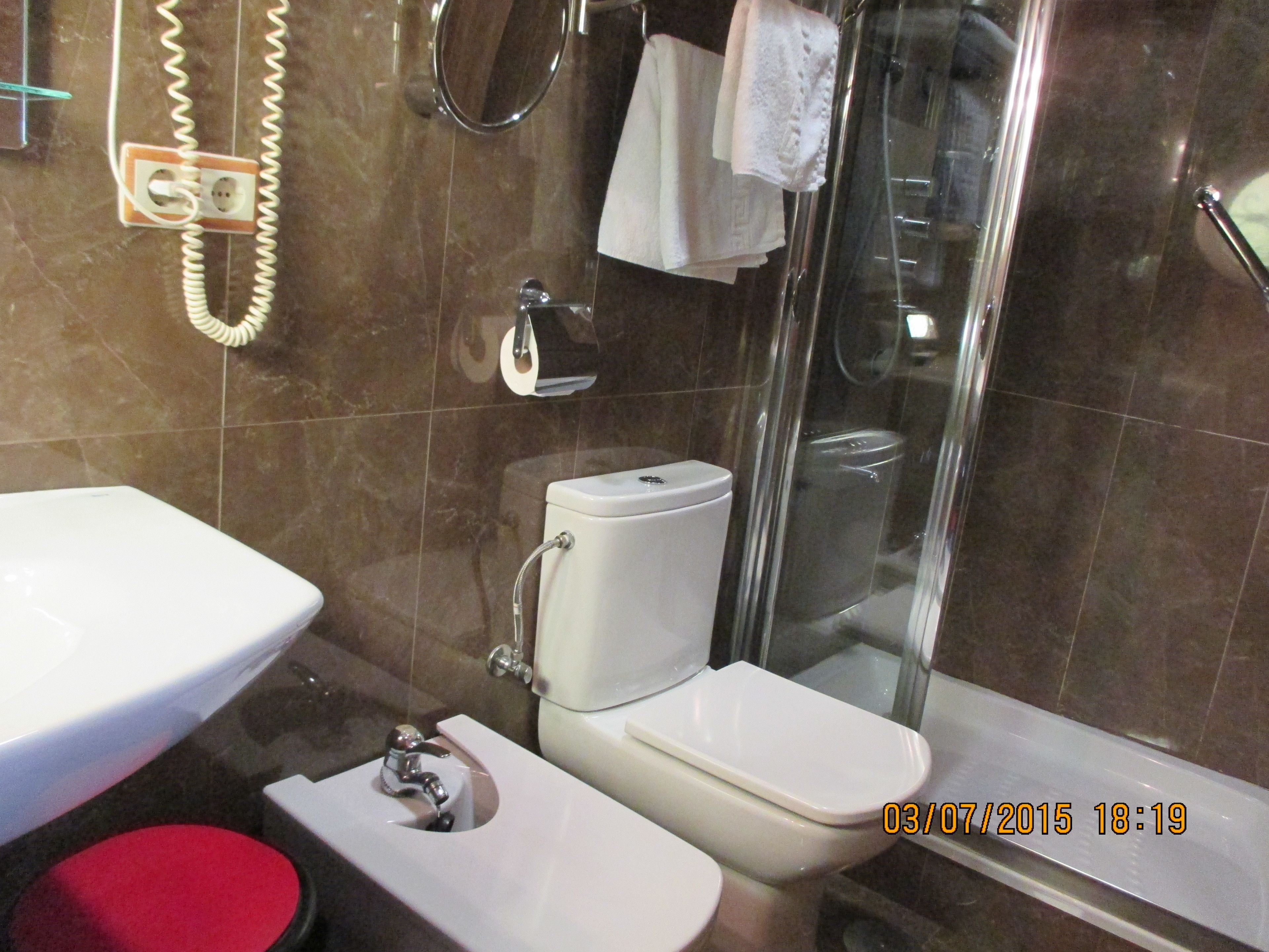 standard double room, 1 double bed | bathroom | free toiletries, hair dryer, towels