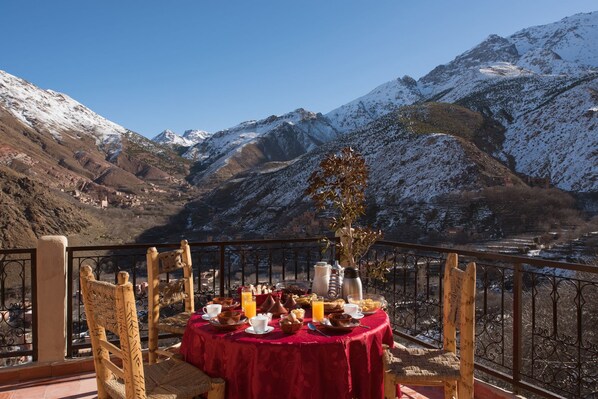 Breakfast, lunch, dinner served; Moroccan cuisine - Atlas Prestige (Asni)