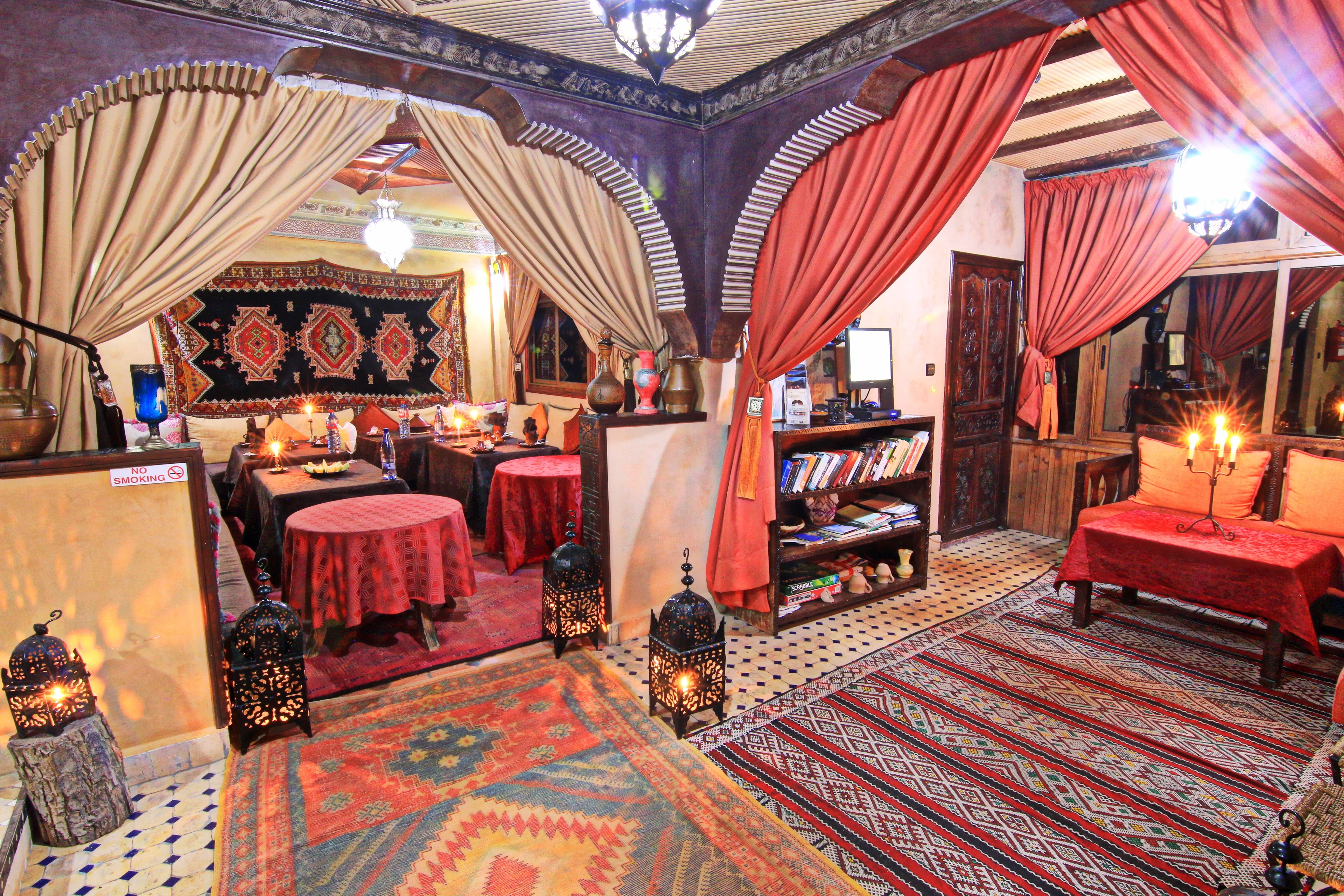 S'hi serveixen esmorzars, dinars, sopars i plats de cuina marroquina 