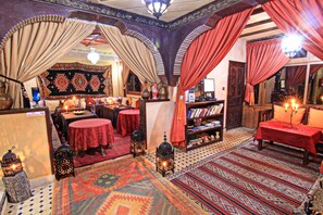 Breakfast, lunch, dinner served; Moroccan cuisine - Atlas Prestige (Asni)