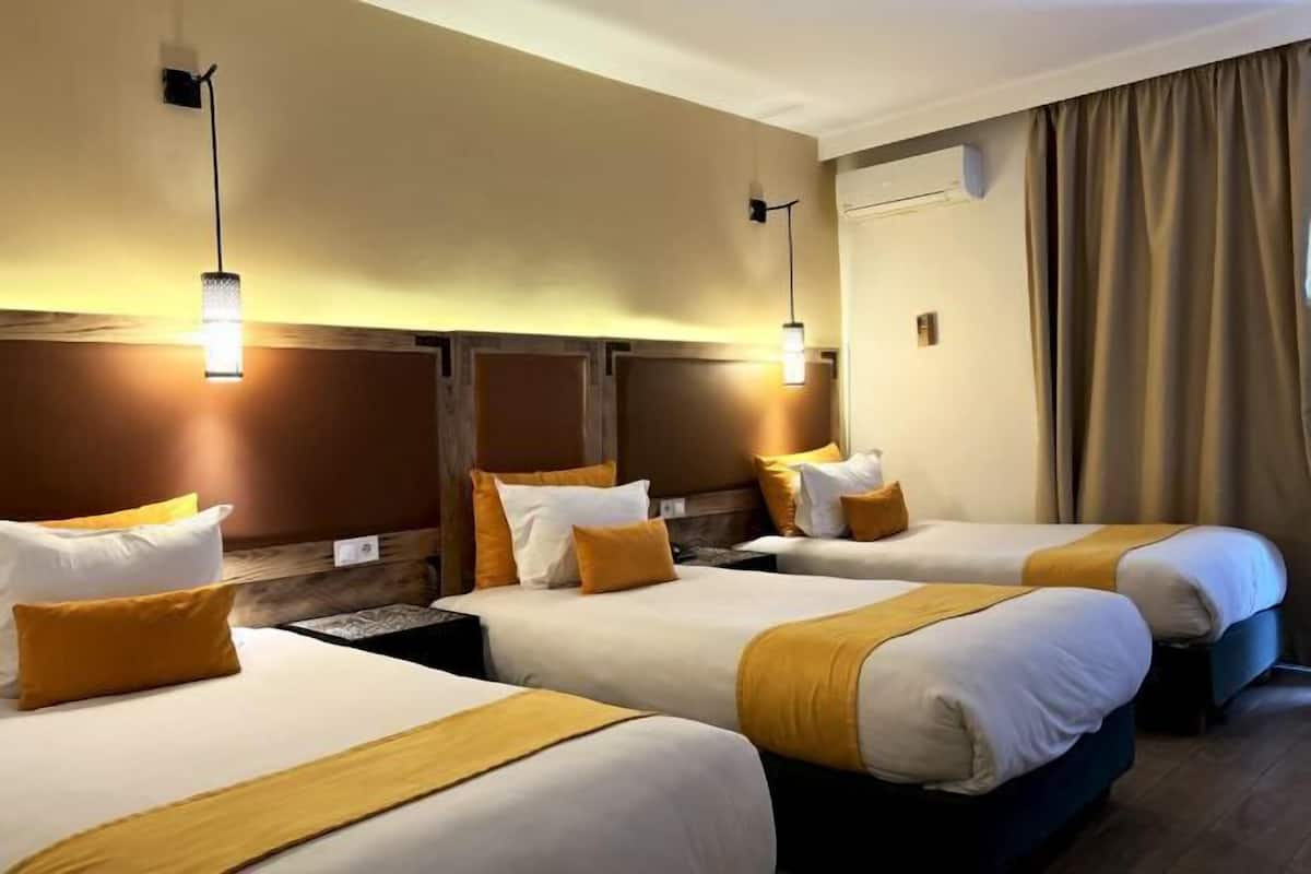 Minibar, desk, laptop workspace, blackout curtains