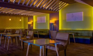 Tägliches Frühstücksbuffet gegen Gebühr