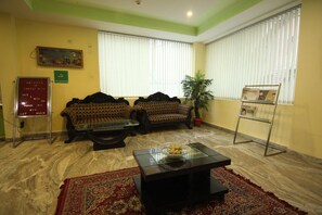 Lobby - Hotel Castle Blue (New Delhi)