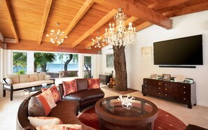 The Grand Lodge | Living room - Largo Resort (Key Largo)