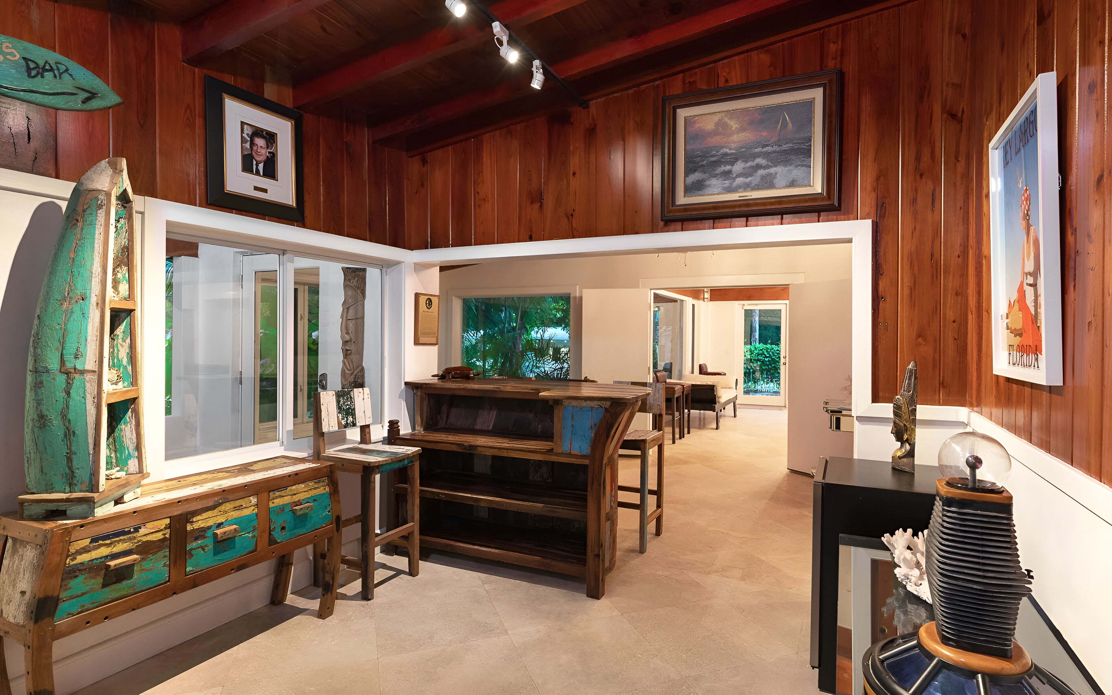 the grand lodge | living area