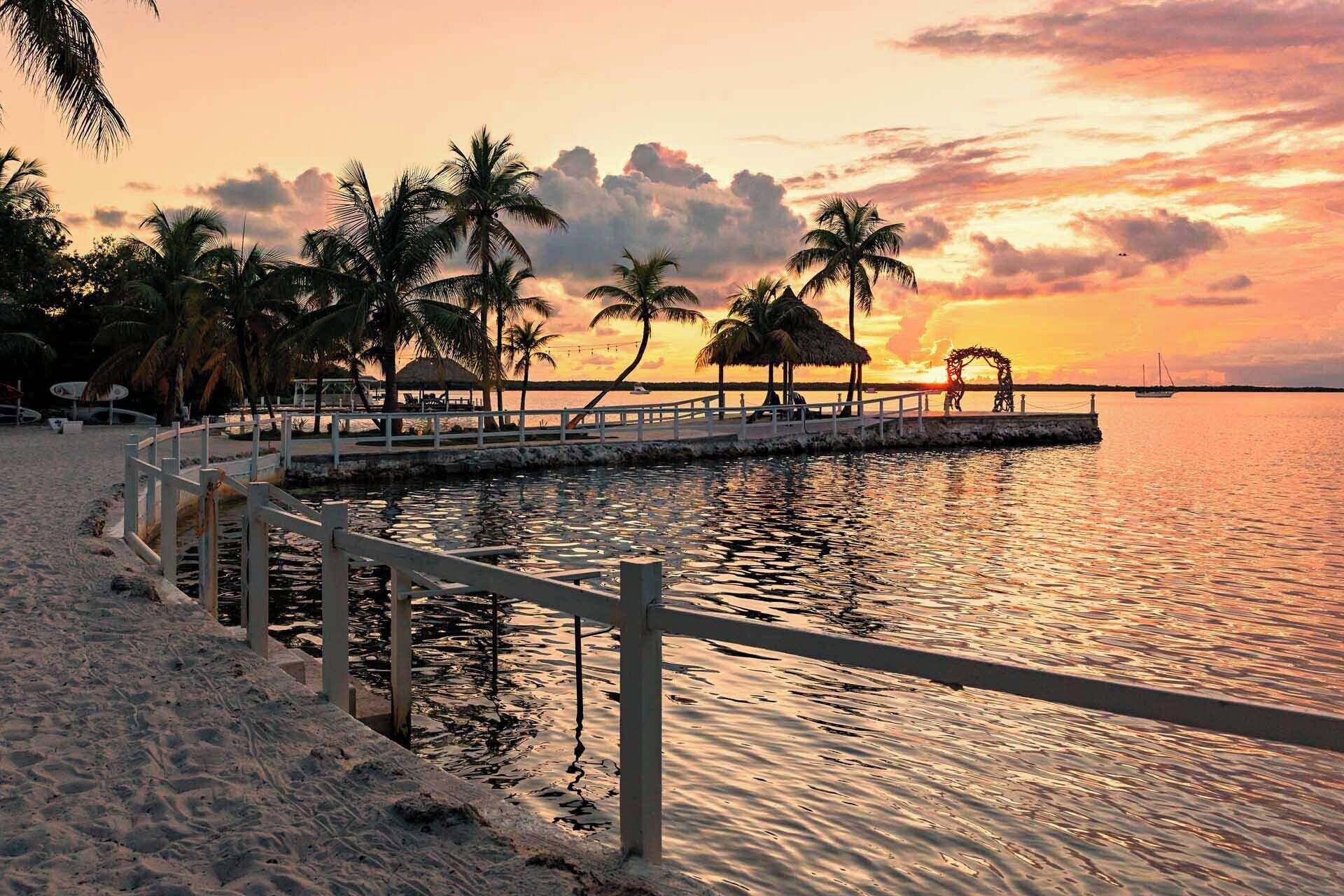 private beach, white sand, sun-loungers, kayaking