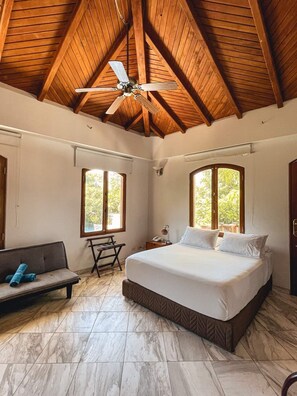 Suite Junior, 1 letto matrimoniale con divano letto, balcone | Biancheria da letto di alta qualità, minibar, una cassaforte in camera