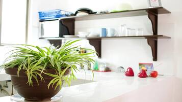 Departamento, 1 cama matrimonial | Cocineta privada | Refrigerador y cafetera y tetera