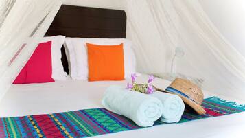 Departamento, 1 cama matrimonial | 1 habitación, ropa de cama de alta calidad, edredón y escritorio