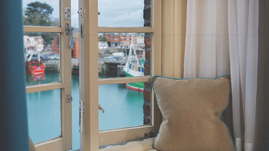 The Old Custom House