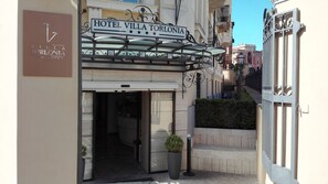 Entrada de la propiedad