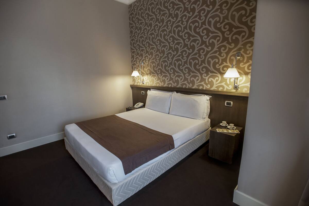 Superior Double Room | In-room safe, WiFi (free)