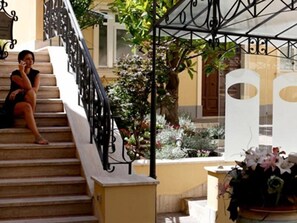 Exterior - Villa Torlonia Hotel (Rome)