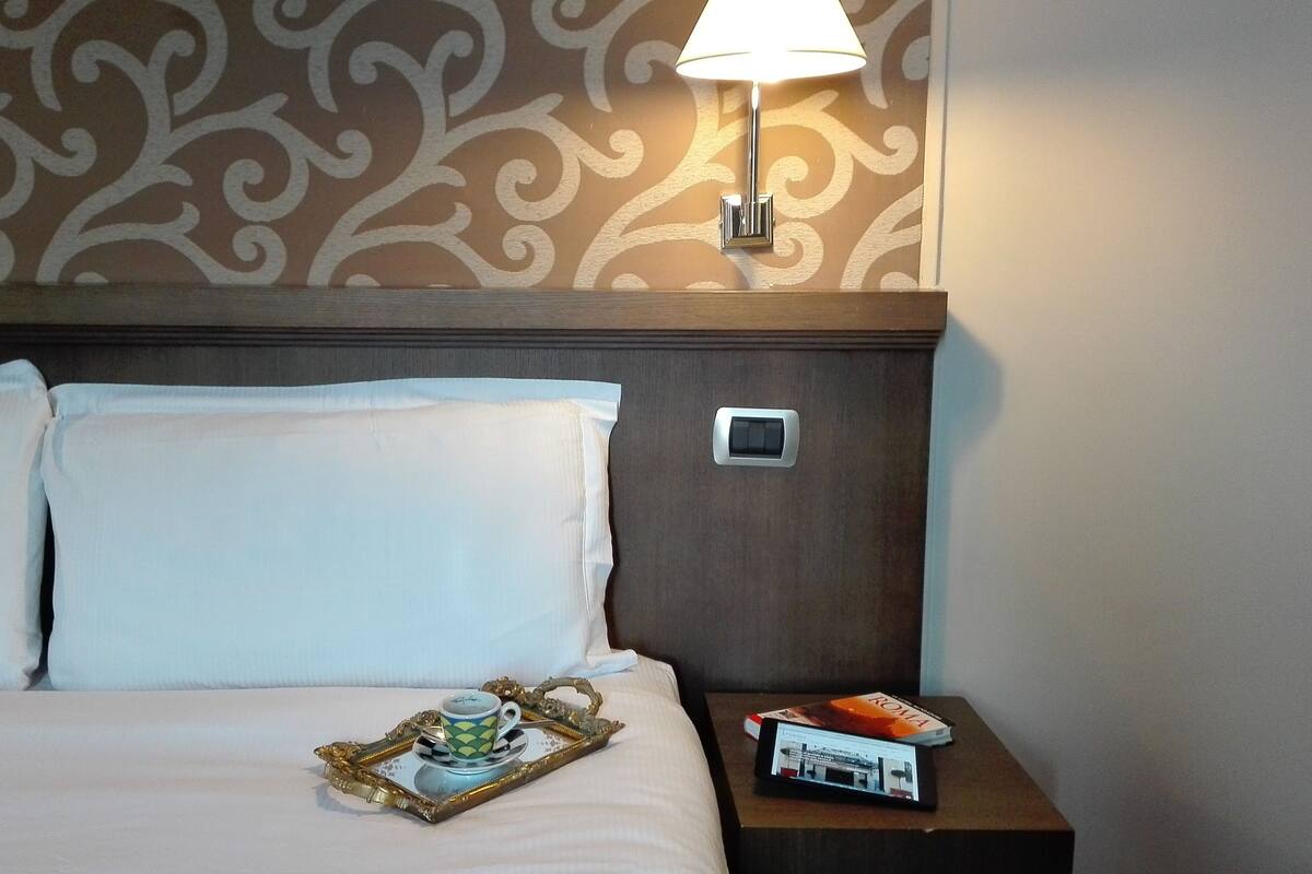 In-room safe, free WiFi