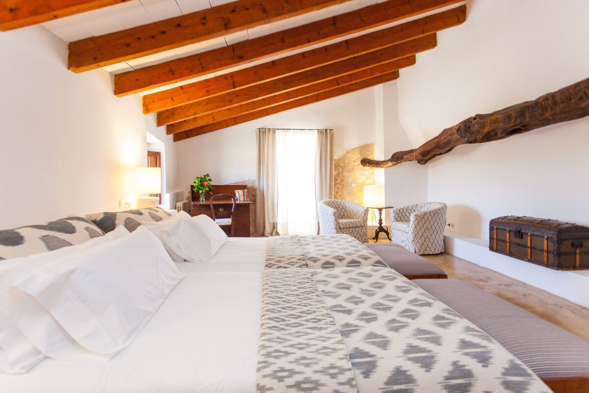 Apartment (2 People) | In-room safe, blackout curtains, free WiFi, individually decorated