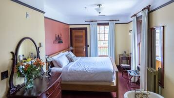 Royal Room, 1 King Bed (Superior)