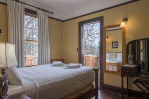 Royal Room, 1 Queen Bed (Superior)