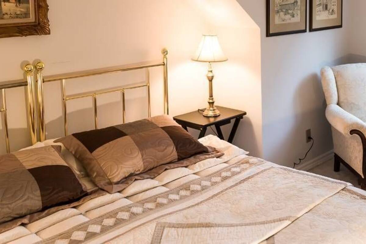Habitación clásica, vista al lago | 2 habitaciones, tabla de planchar con plancha y cunas gratuitas
