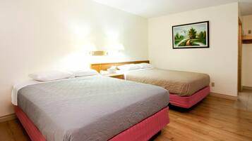 Cortinas opacas, tabla de planchar con plancha, wifi gratis