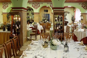 Breakfast, lunch, dinner served; Eastern European cuisine - Sadko Hotel (Veliky Novgorod)