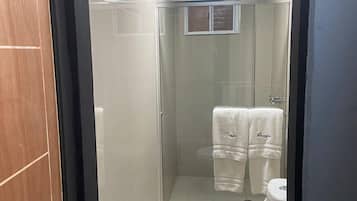 Room | Bathroom | Shower, free toiletries, hair dryer, towels