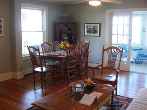 In-room dining - The Seafarer Inn (Rockport)
