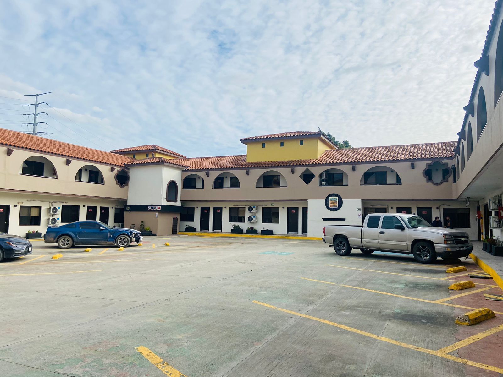 Parking gratuit, parking avec voiturier