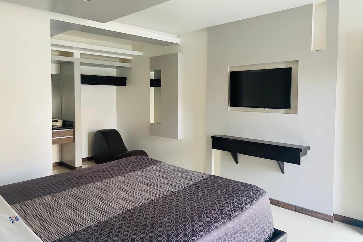 Desk, free WiFi, bed sheets