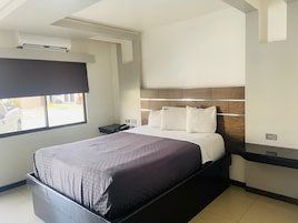 Quarto júnior | Escrivaninha, Wi-Fi de cortesia, roupa de cama