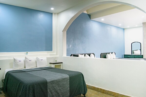 Basic Triple Room | In-room safe, blackout curtains, free WiFi - Hotel Villas de Santiago Inn (Tijuana)