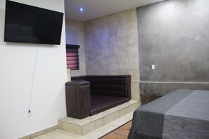 Caja de seguridad en la habitación, cortinas blackout y wifi gratis 