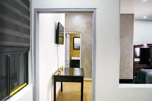Caja de seguridad en la habitación, cortinas blackout y wifi gratis 