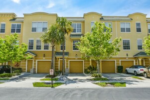 Luxury Townhome, 3 Bedrooms, Kitchen | Front of property