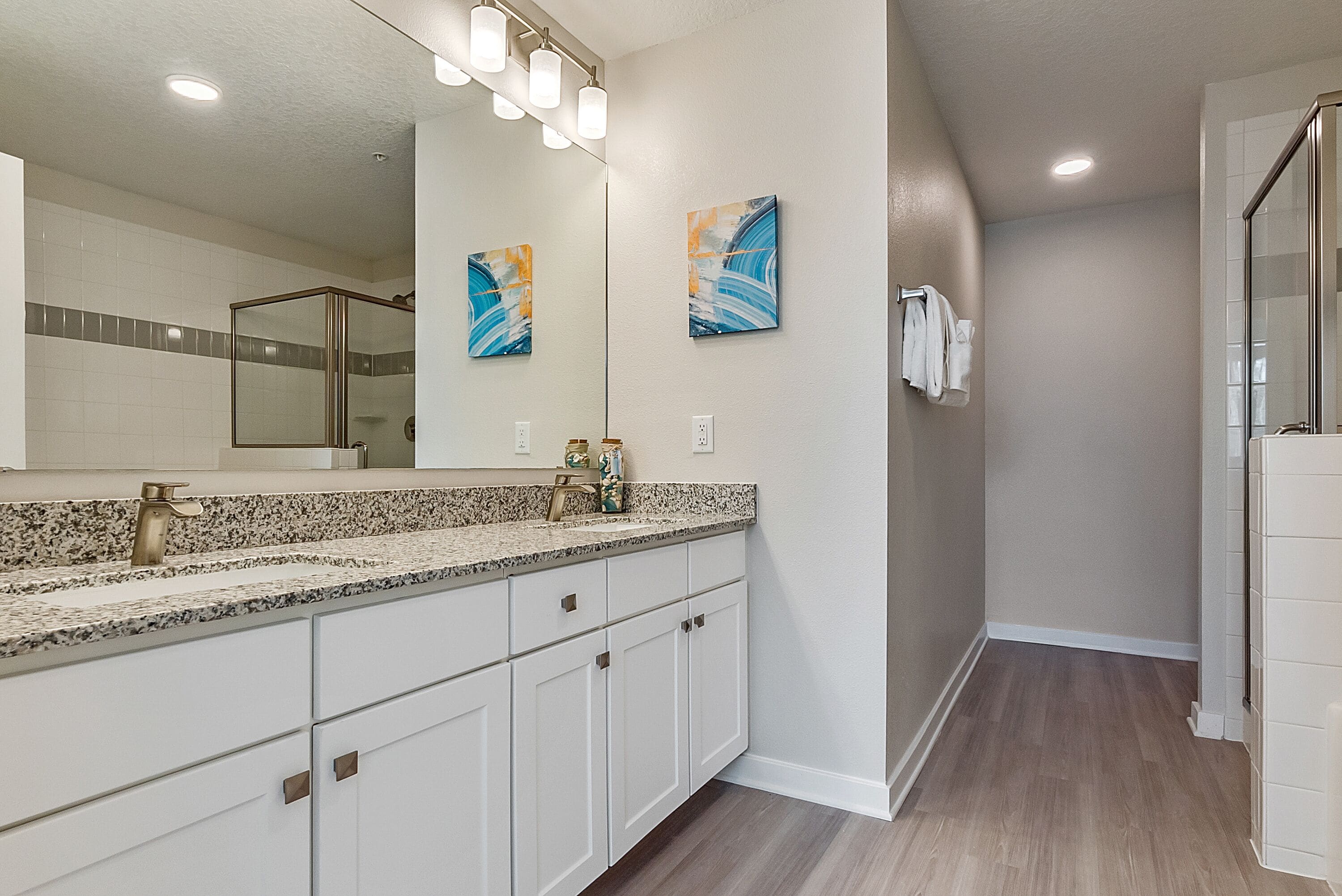 executive apartment | bathroom | combined shower/bathtub, hair dryer, towels, soap